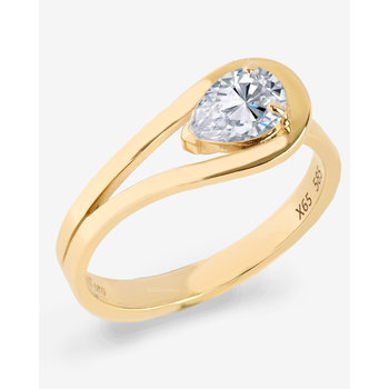 14K Gold Ring with Zircon by