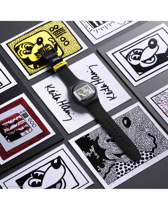 SWATCH Keith Haring Mickey Blanc sur Noir Black Silicone Strap