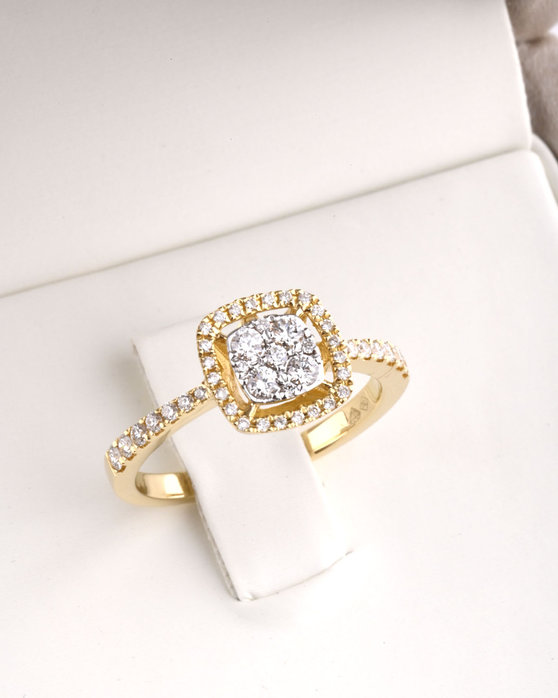 18ct Gold Engagement Cluster Ring with Diamond by Savvidis (Νο 54)