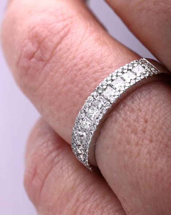 18ct White Gold Eternity Ring with Diamonds by FaCaD’oro (No 54)