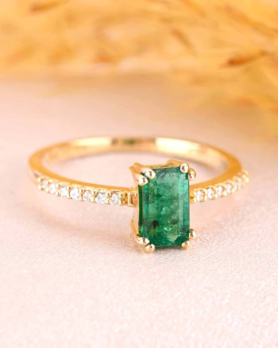 18ct Gold Solitaire Engagement Ring with Emerald and Diamonds by FaCaD’oro (No 54)